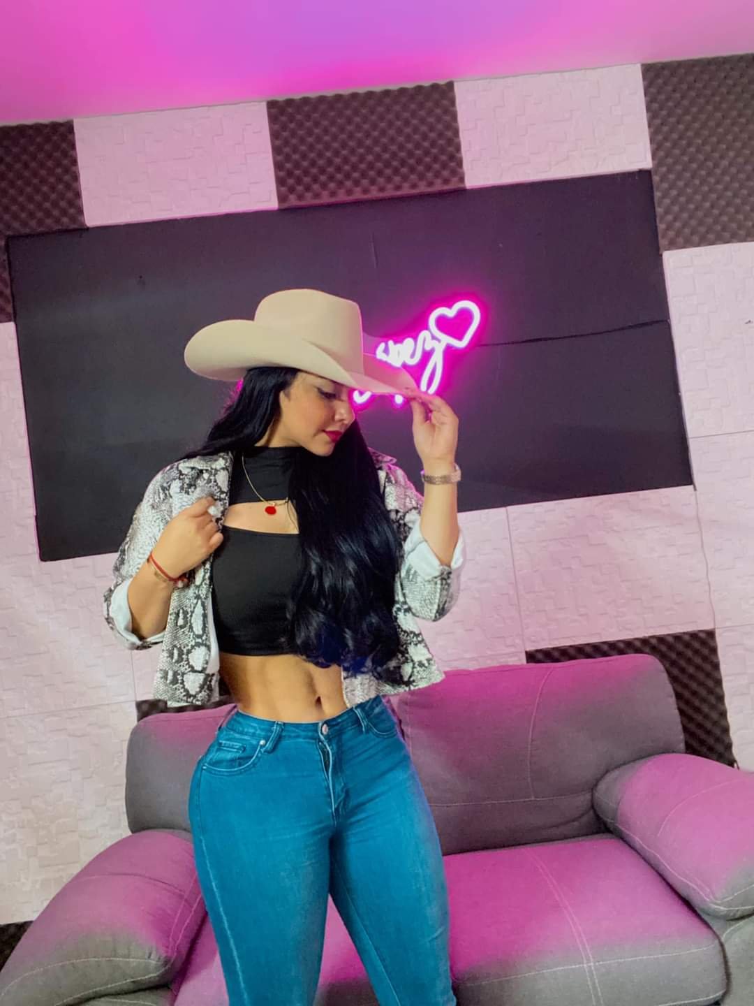 Estefânia López Morena Muito Linda #2zdMu0Aw